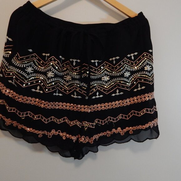 Simply Be Embellished Shorts - Picture 1 of 5